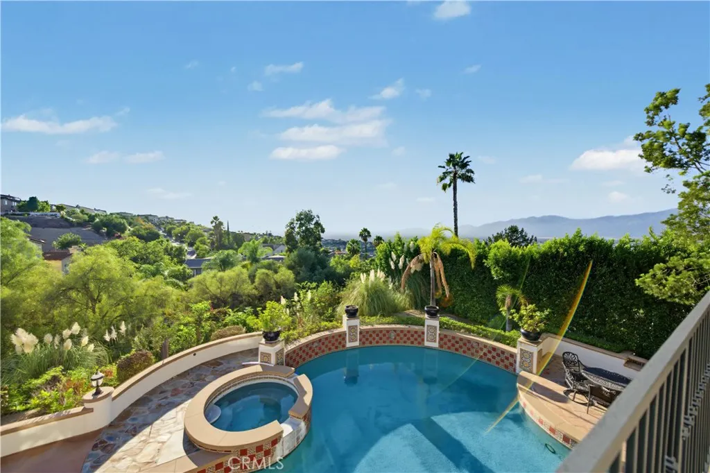 1305 Bentley Court