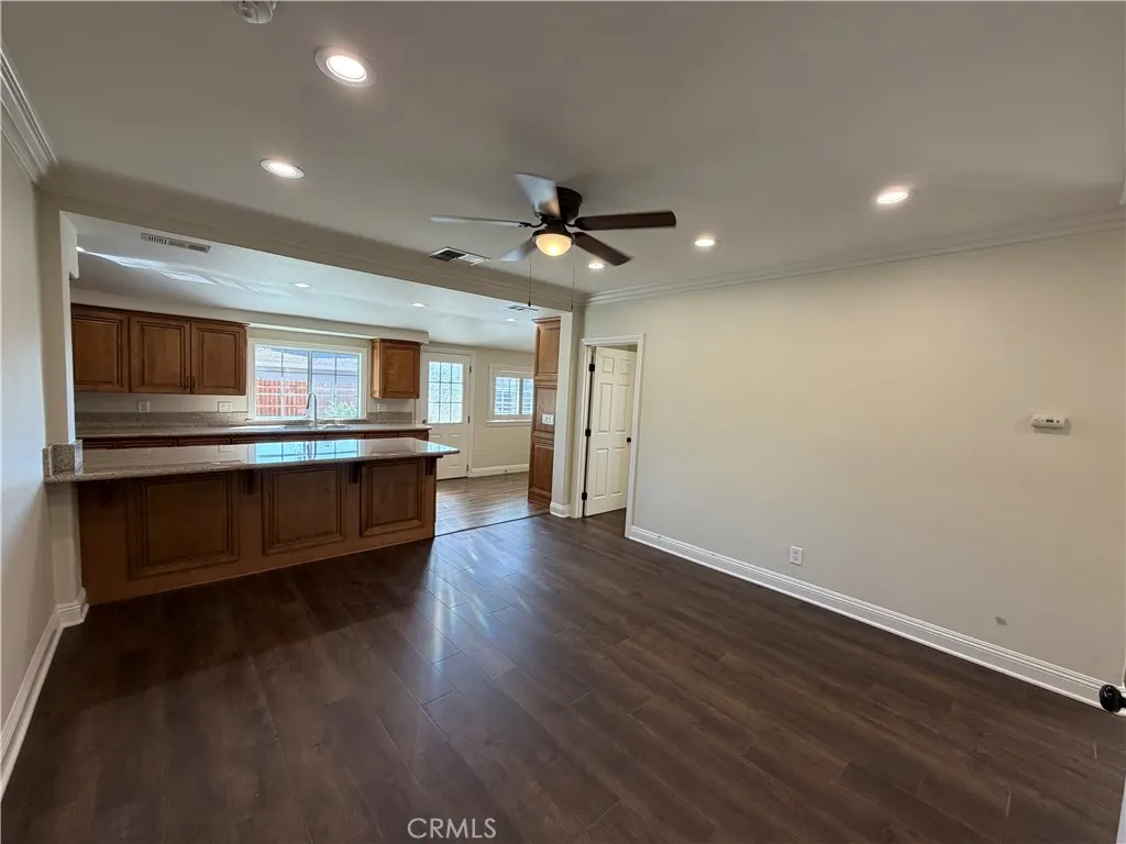 114 N 12th