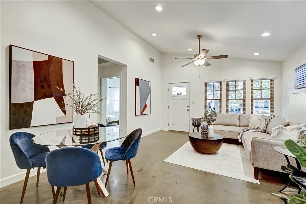 242 S Vista Bonita