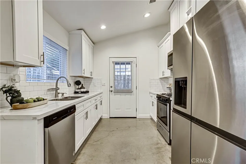 242 S Vista Bonita