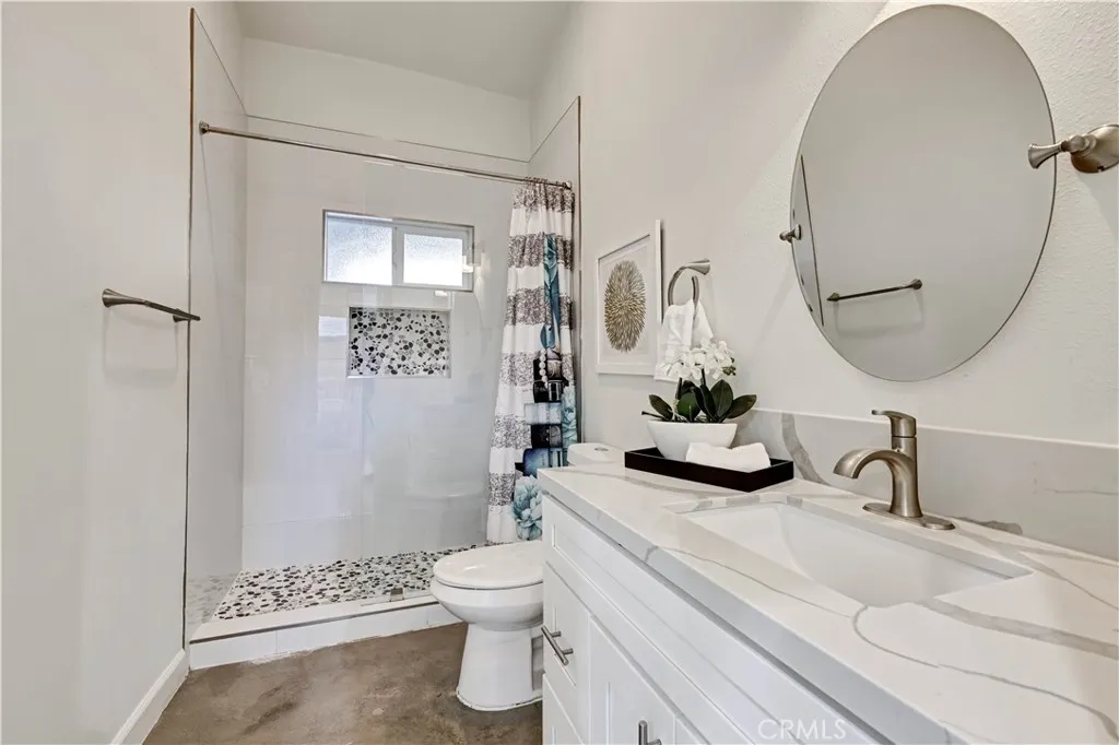 242 S Vista Bonita