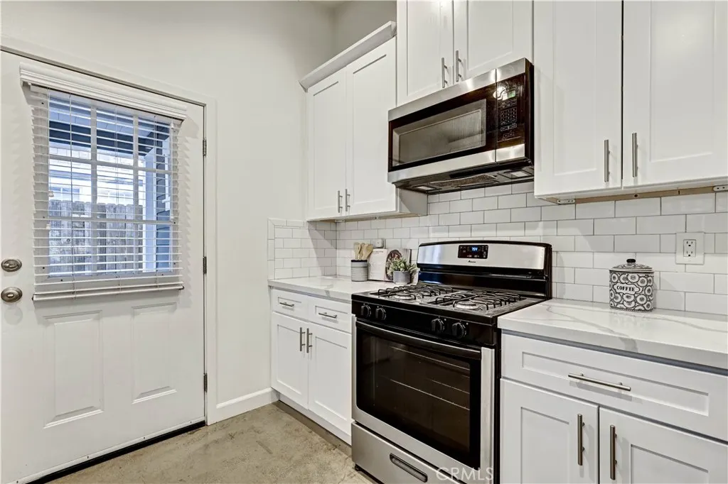 242 S Vista Bonita