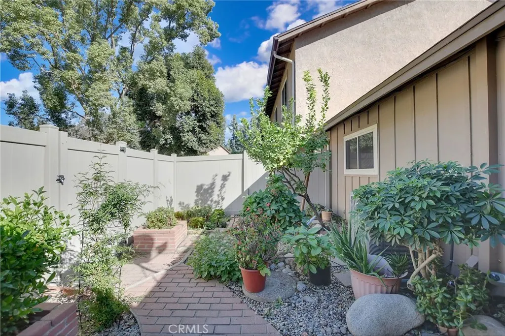 655 W Point O Woods