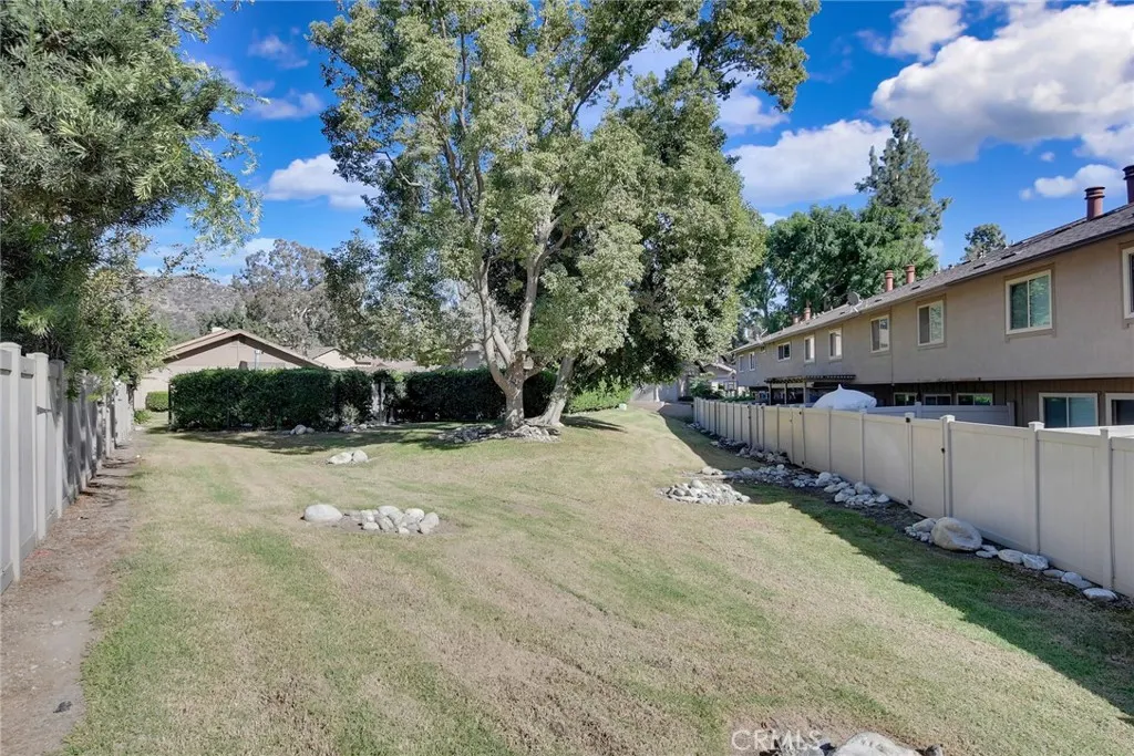 655 W Point O Woods