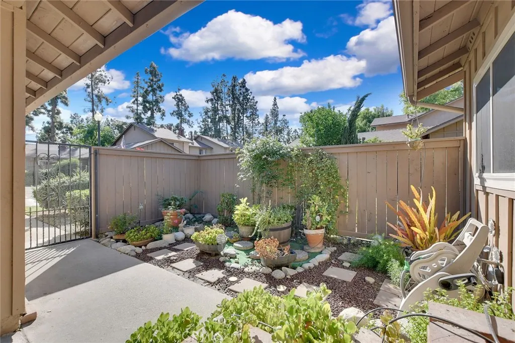 655 W Point O Woods