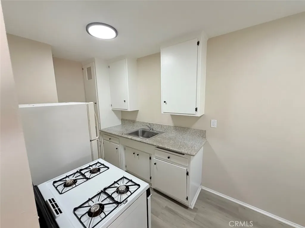840 N Angeleno Avenue #02