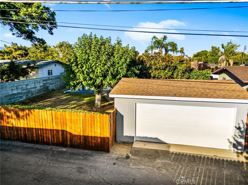 853 N Jasmine Avenue