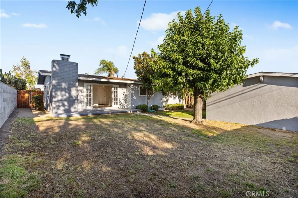 853 N Jasmine Avenue