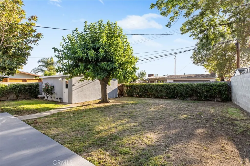 853 N Jasmine Avenue
