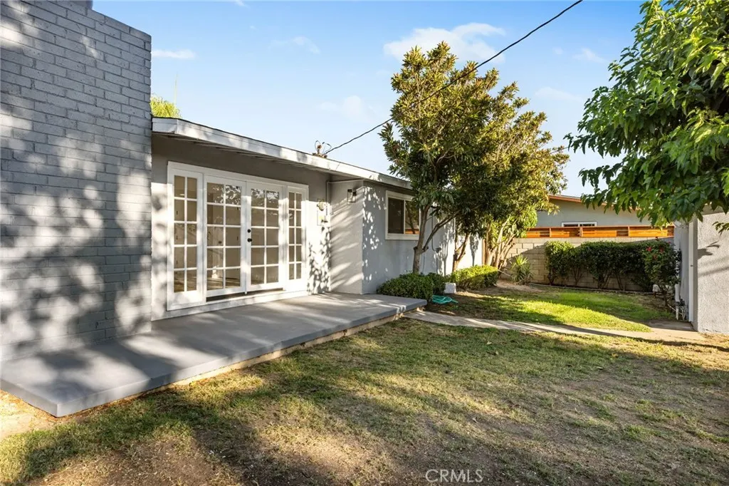 853 N Jasmine Avenue