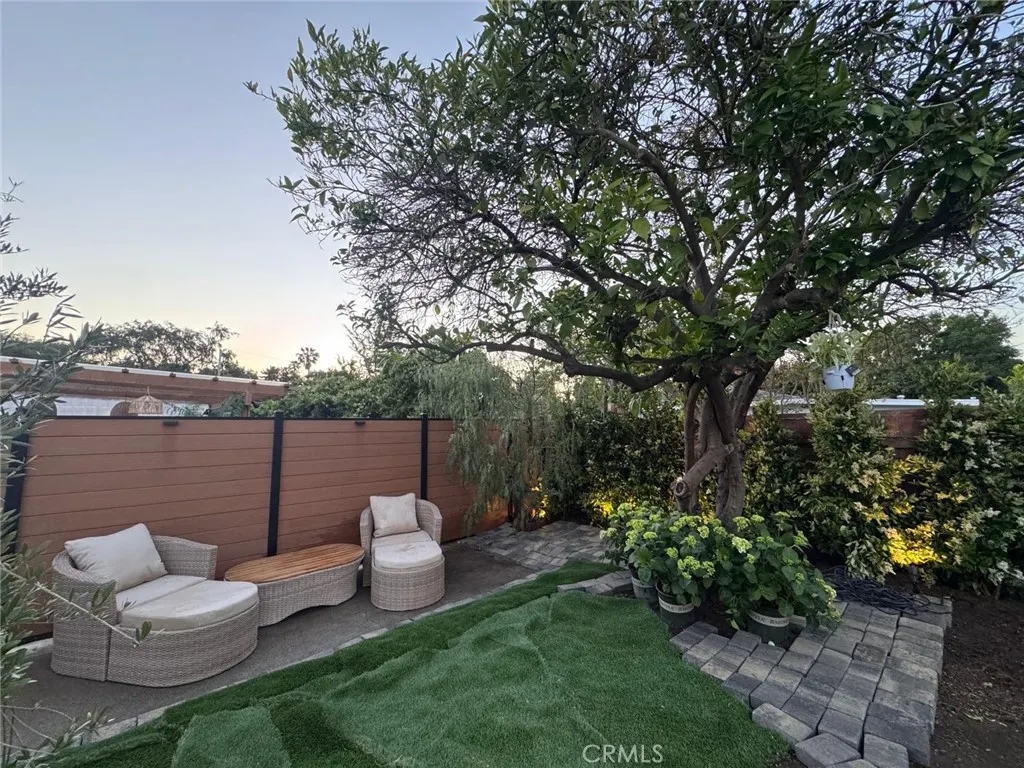 524 S Astell Avenue