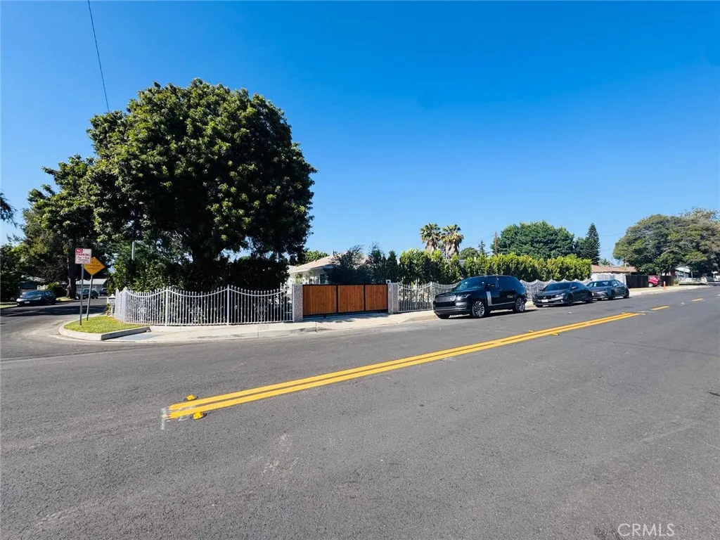 524 S Astell Avenue