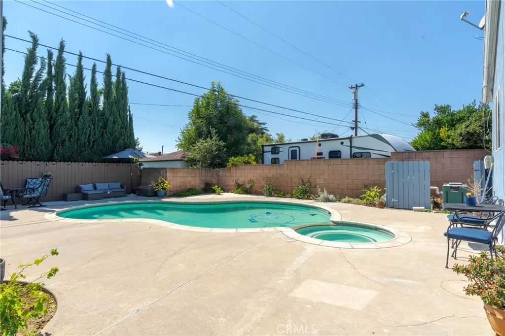 631 W Berkeley