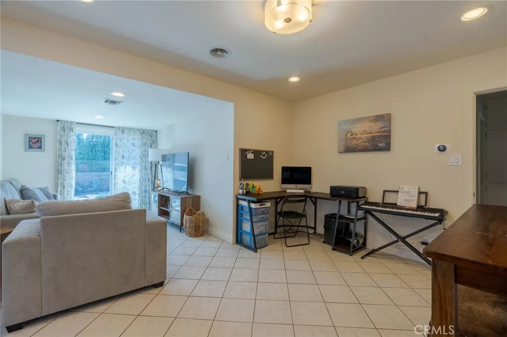 631 W Berkeley