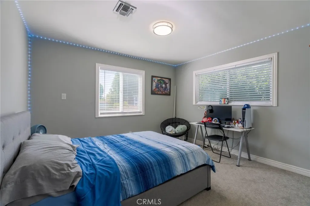 631 W Berkeley