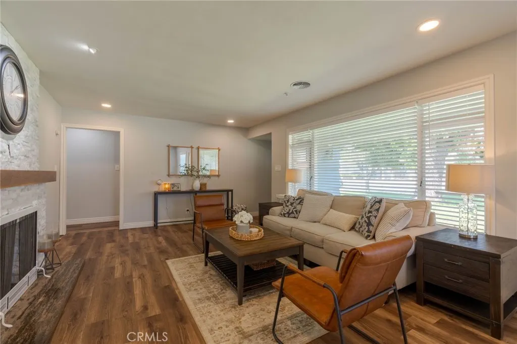 631 W Berkeley