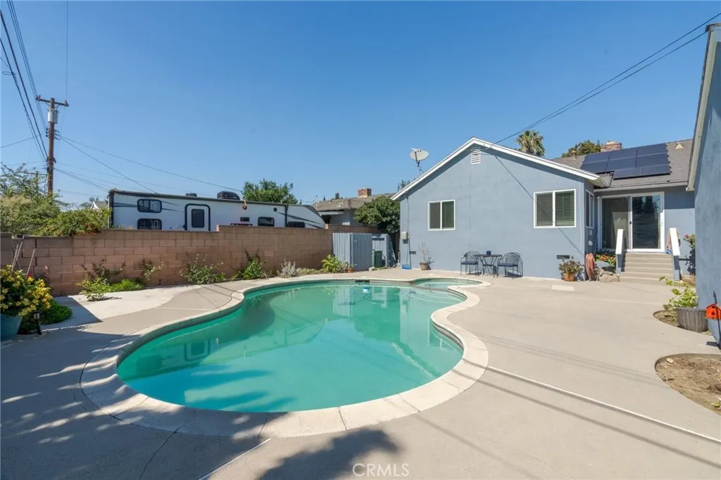 631 W Berkeley