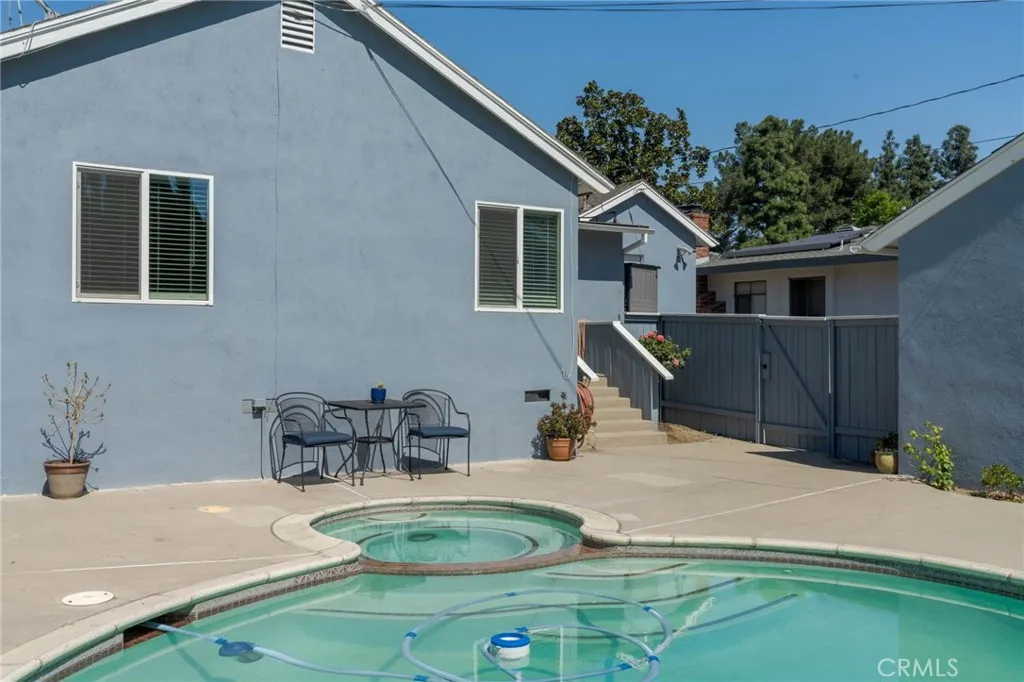631 W Berkeley