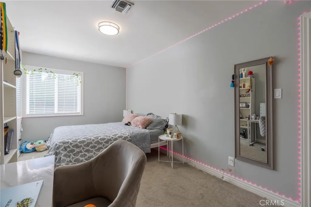 631 W Berkeley