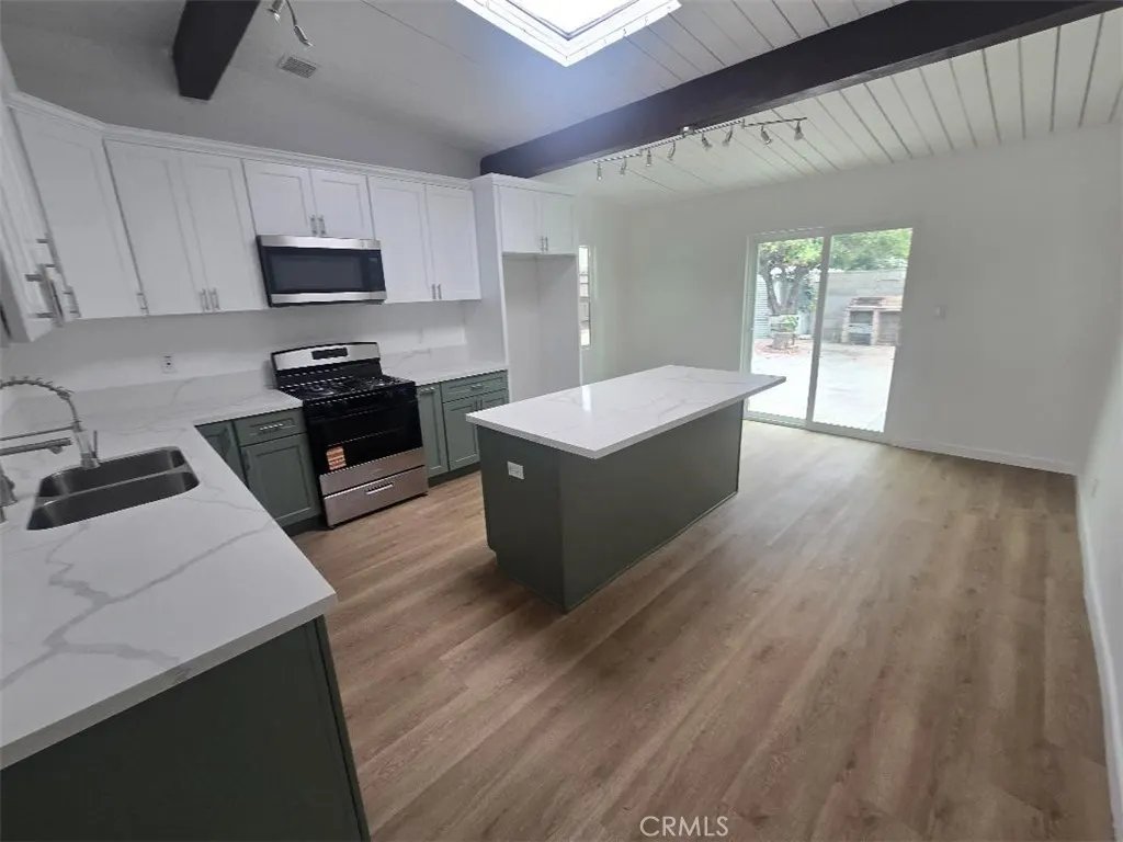 2360 Lovejoy