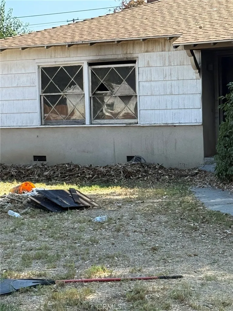 1038 E Herring