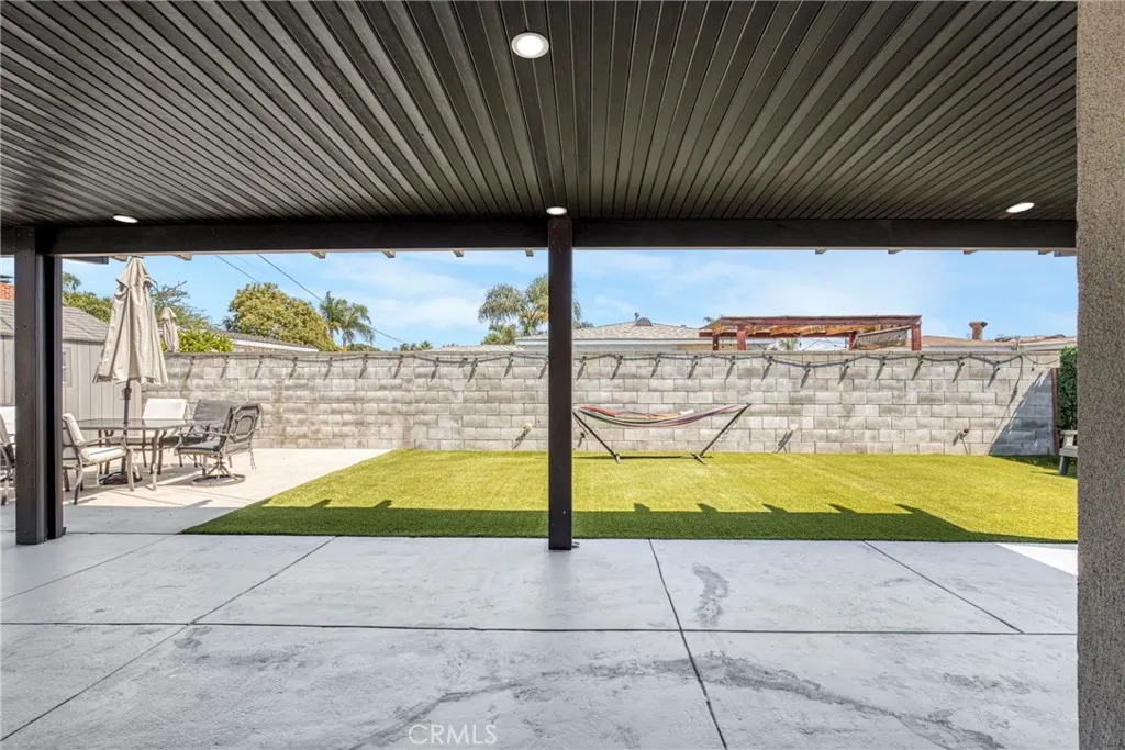1006 N Calaveras