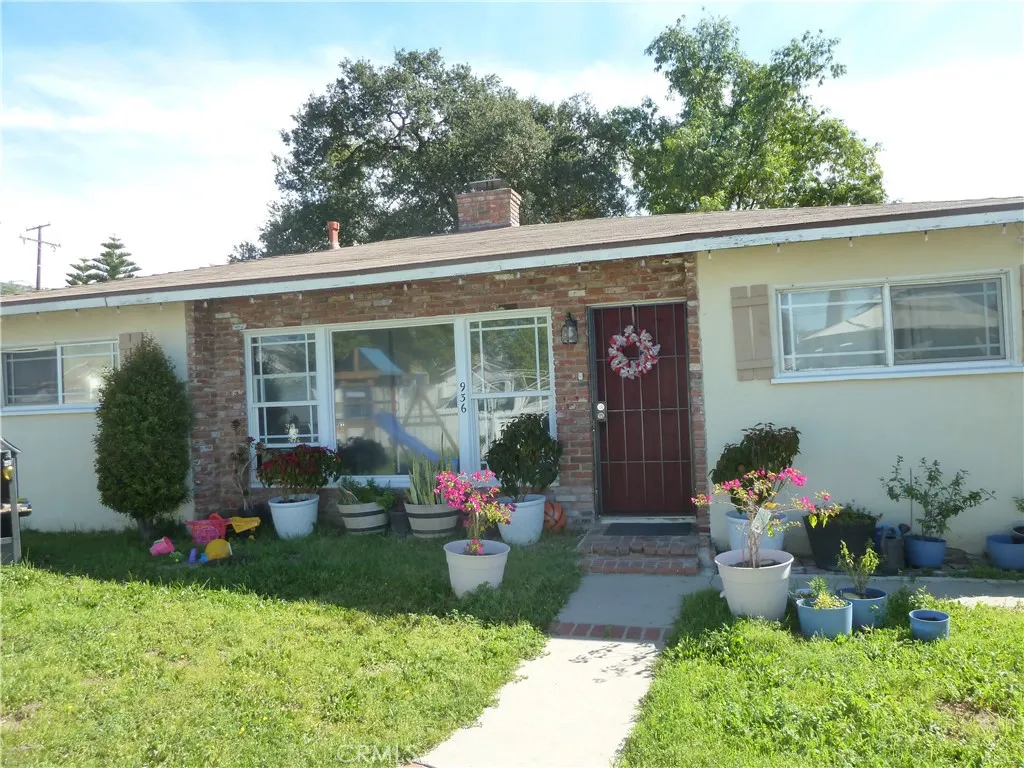 936 N Enid