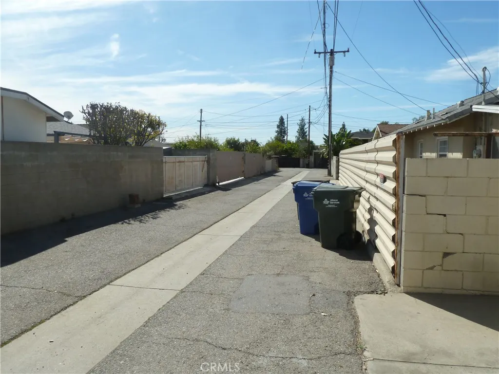 936 N Enid