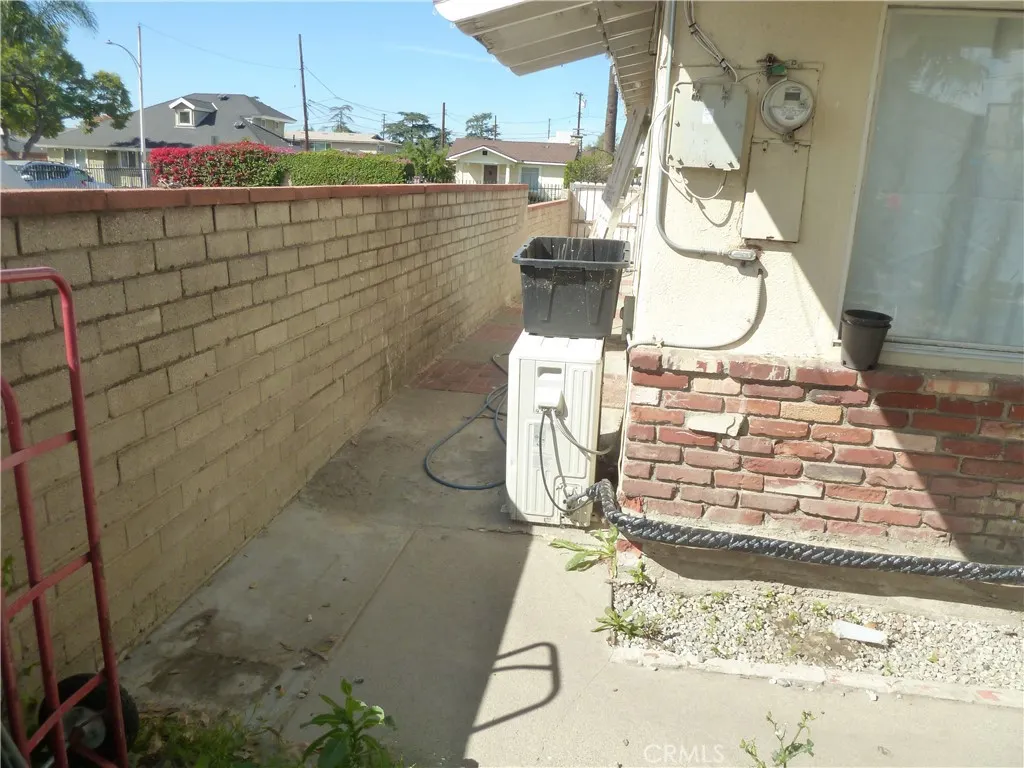 936 N Enid