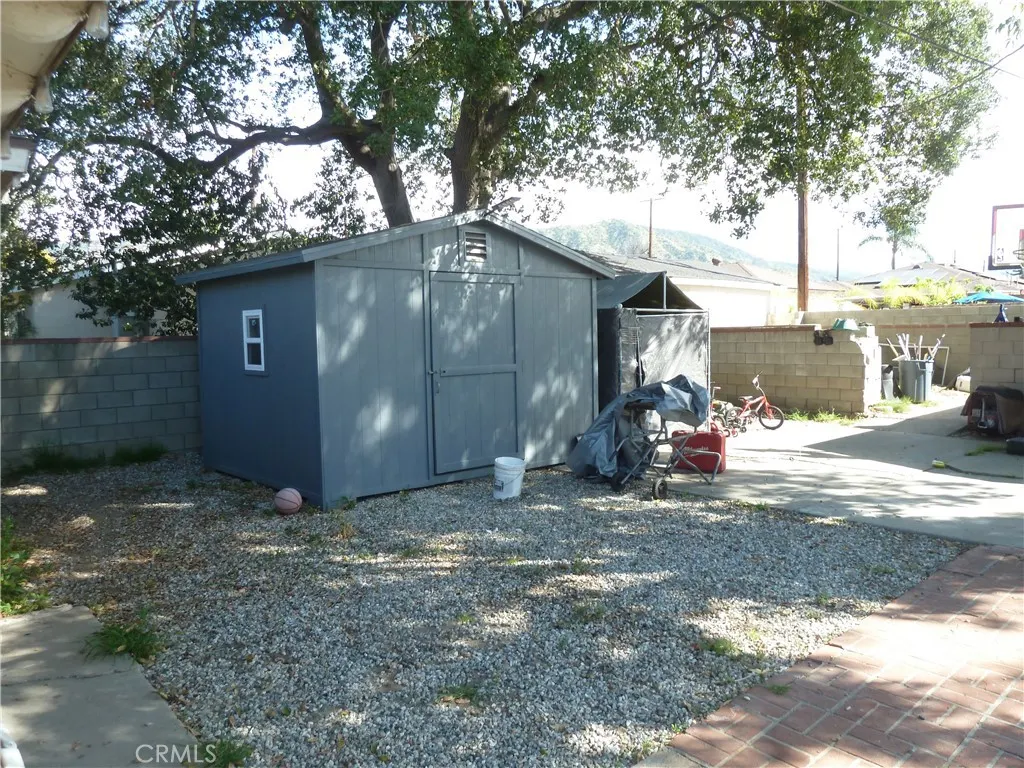 936 N Enid