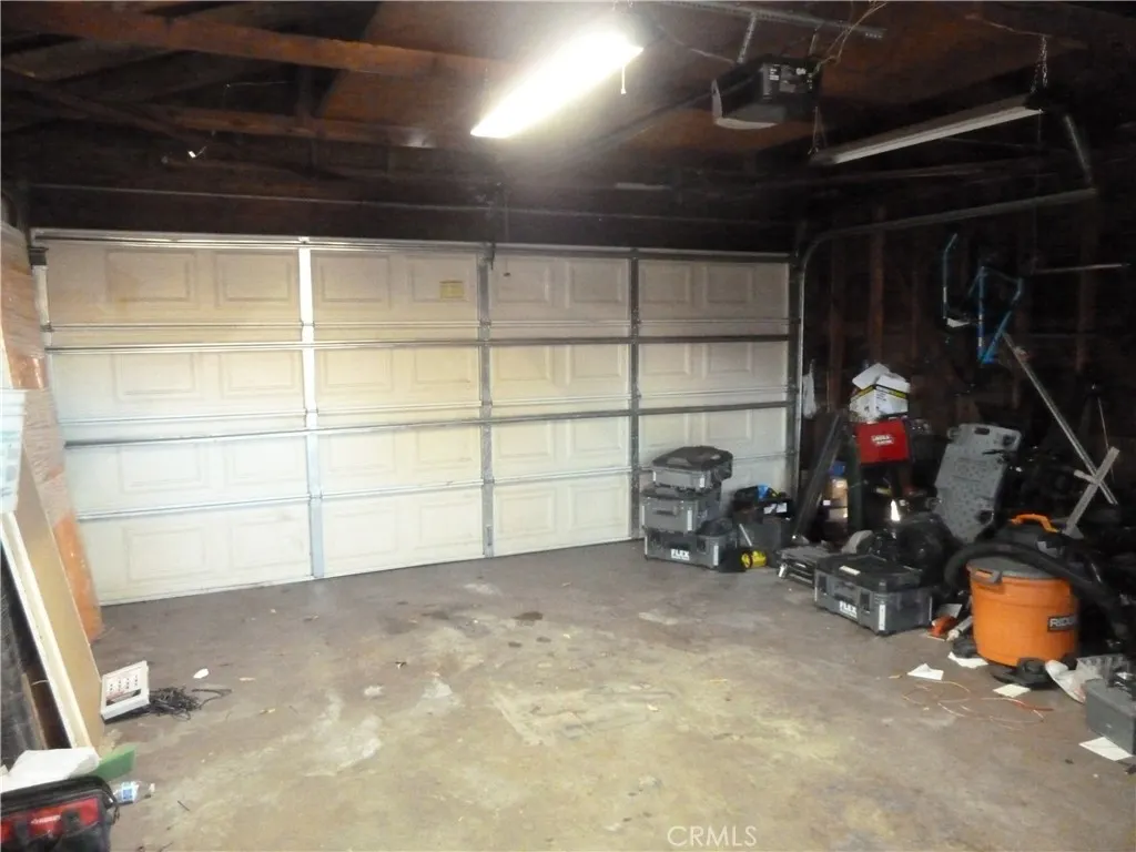 936 N Enid