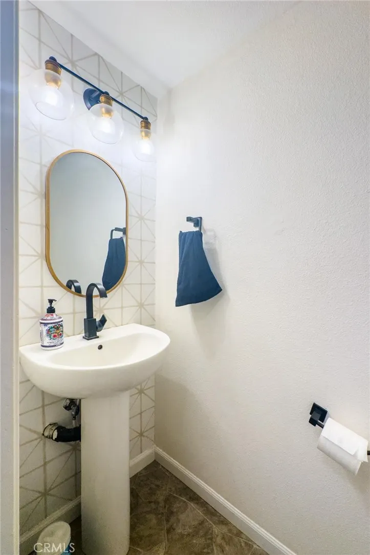 544 N Orange #B