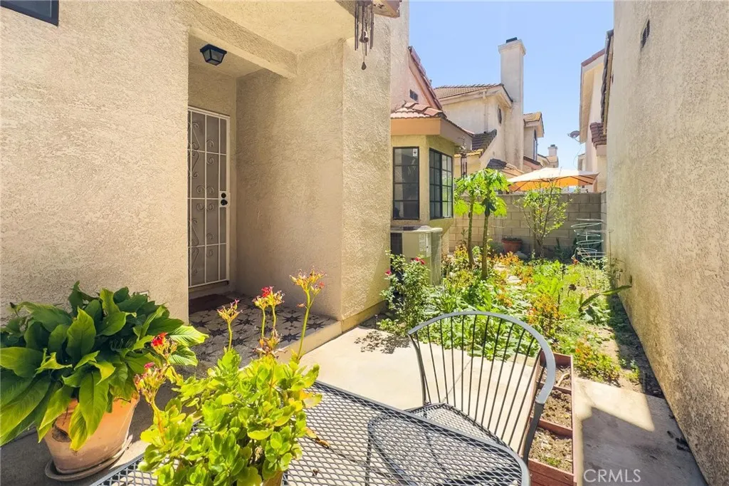 544 N Orange #B