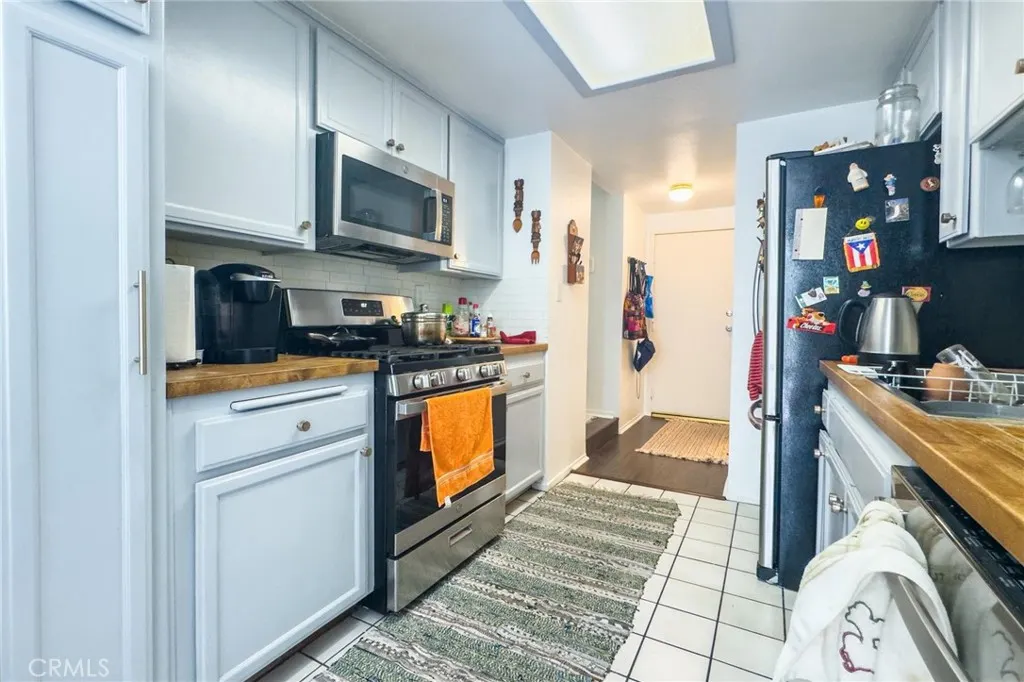544 N Orange #B
