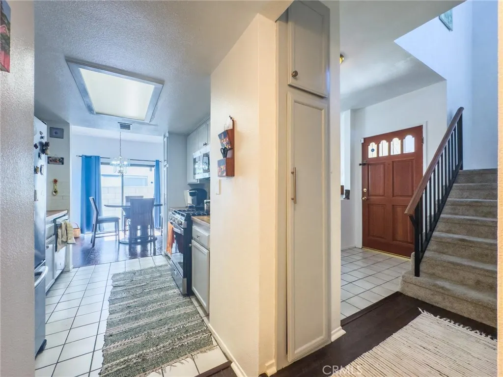 544 N Orange #B