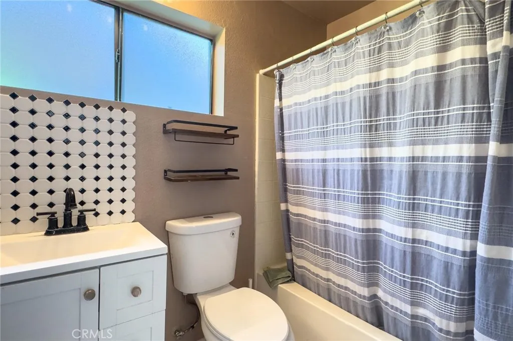 544 N Orange #B