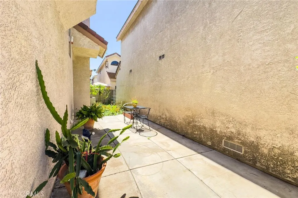 544 N Orange #B