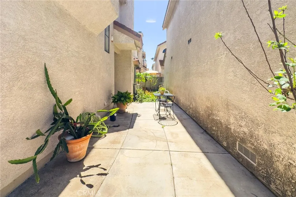 544 N Orange #B