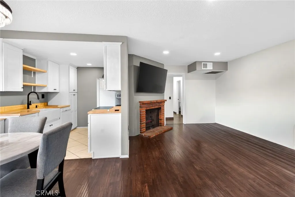145 S Poplar #20