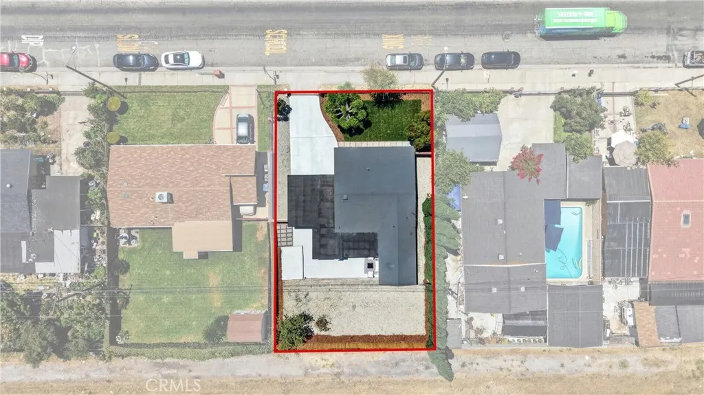 17915 E Newburgh