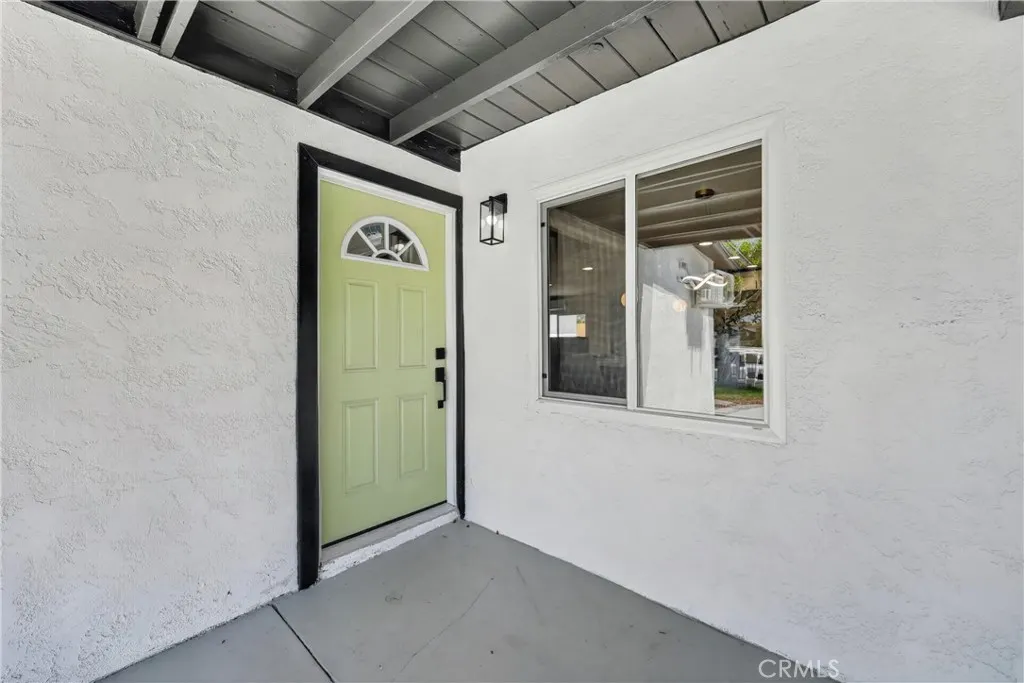 17915 E Newburgh