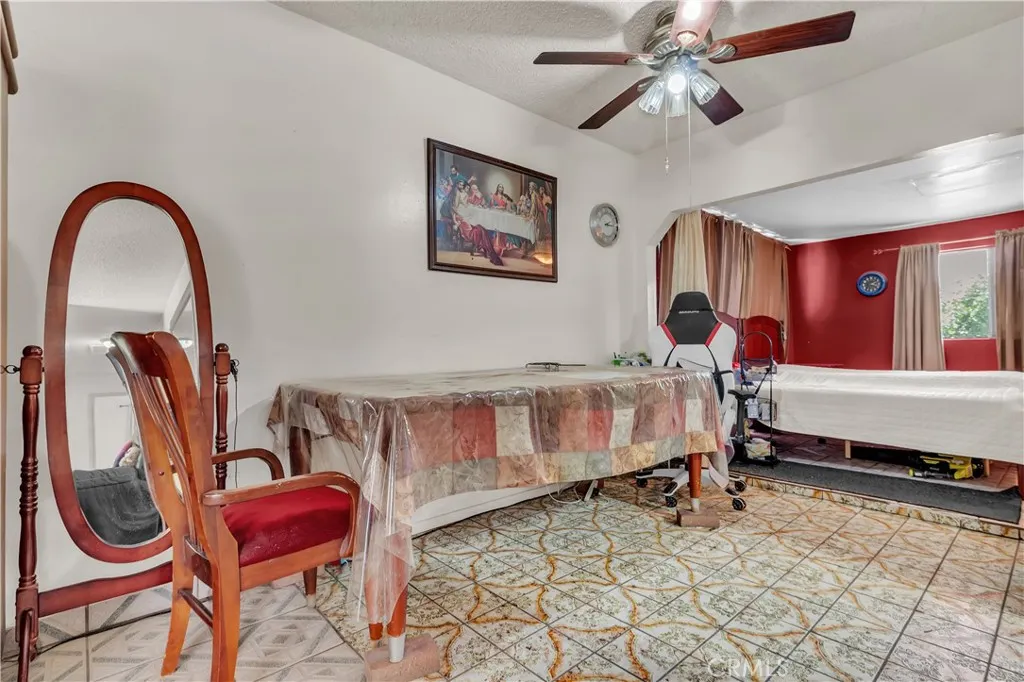 13618 Las Vecinas Dr