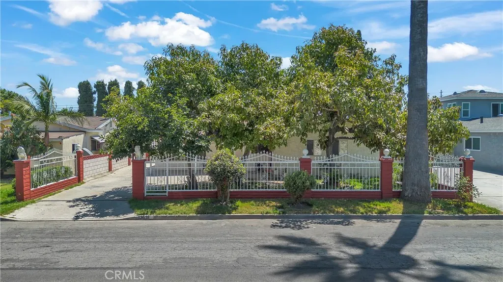 13618 Las Vecinas Dr