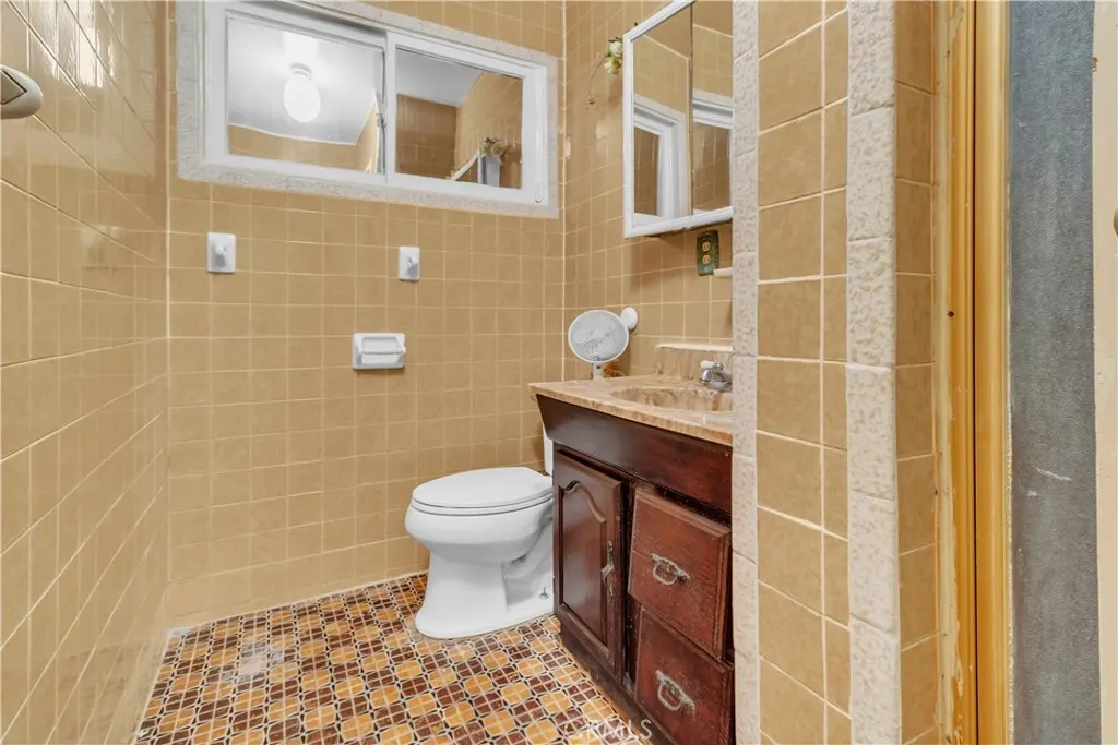13618 Las Vecinas Dr