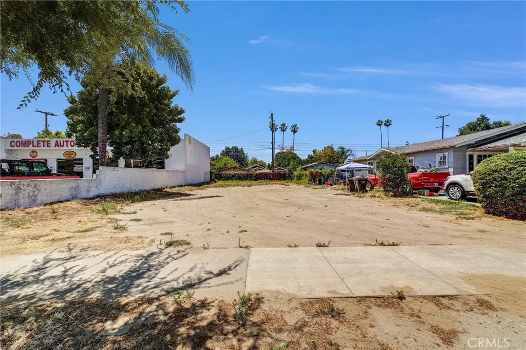 968 E Mission Boulevard