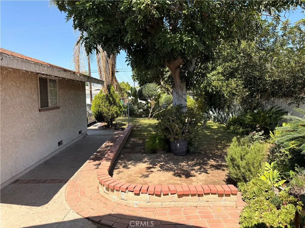 4458 Stewart Avenue
