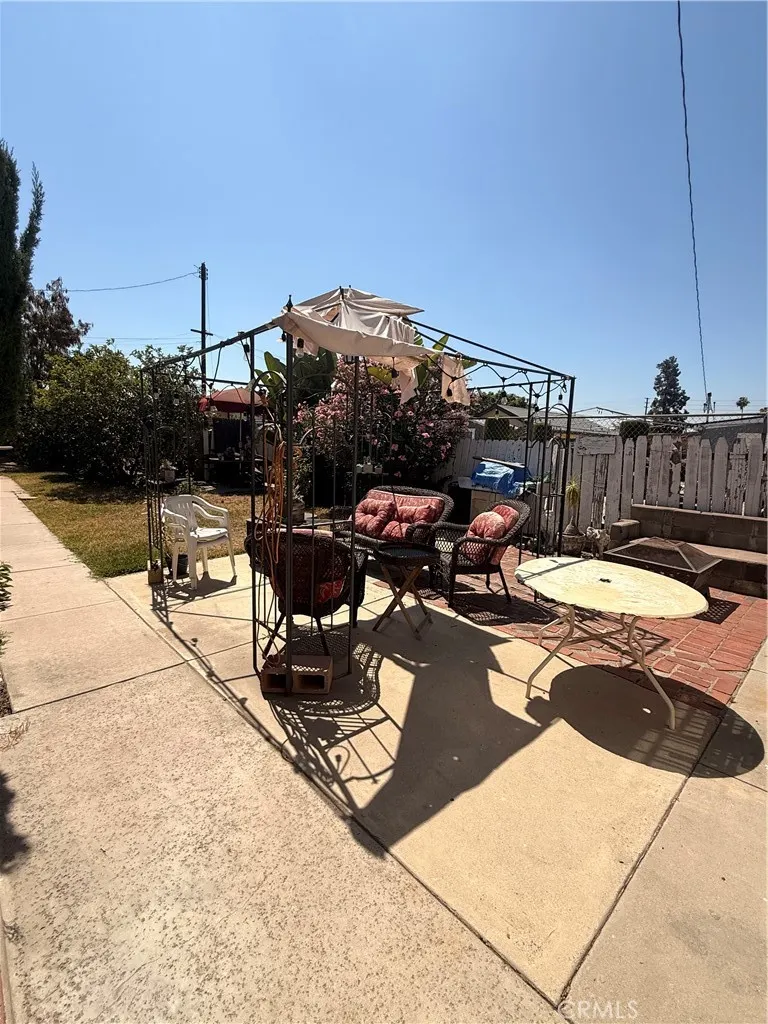 4458 Stewart Avenue