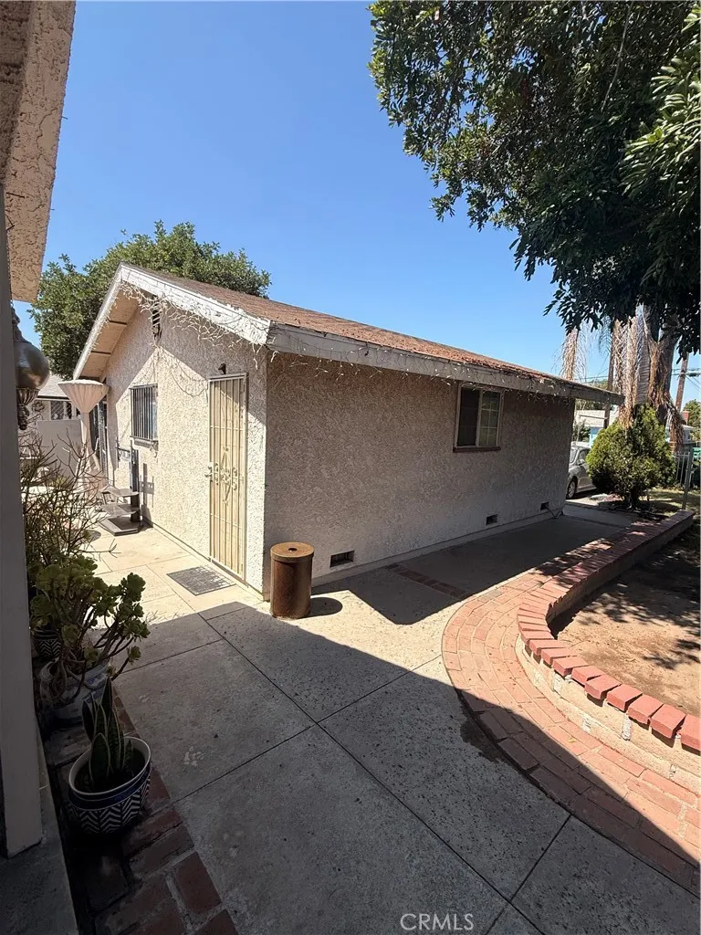 4458 Stewart Avenue