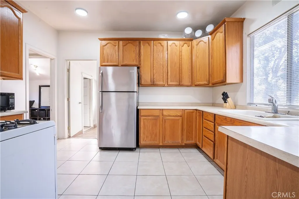 730 W 9th