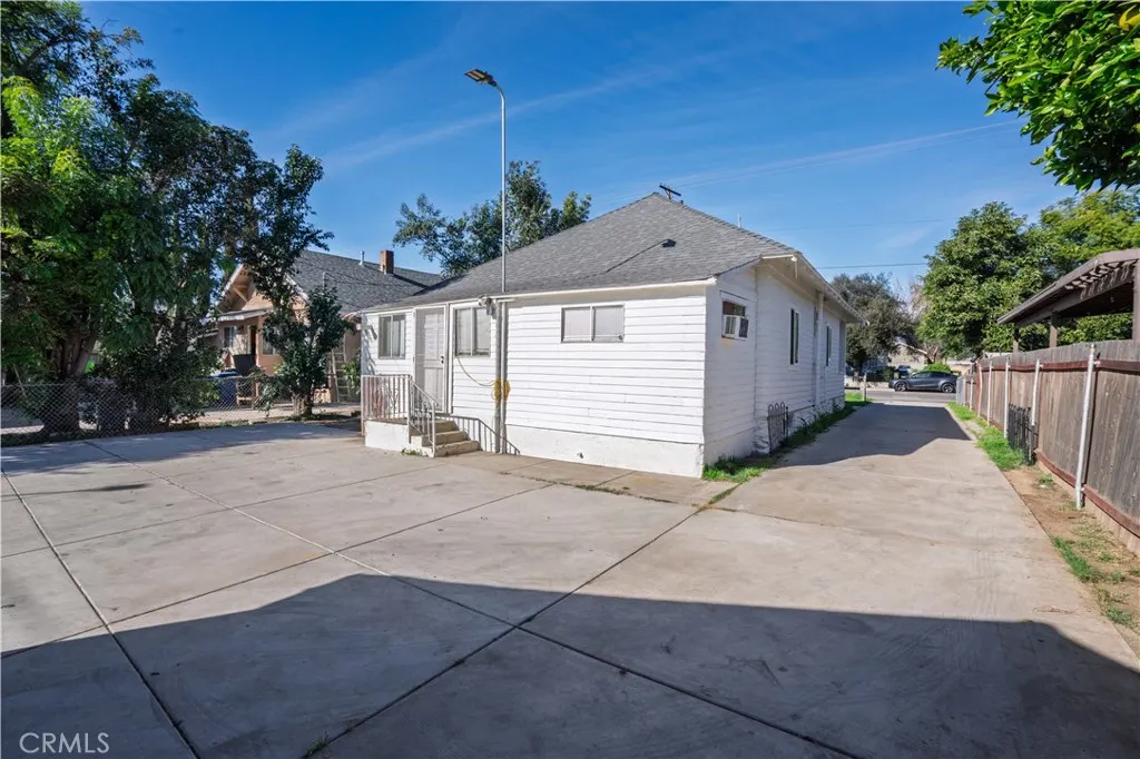 730 W 9th